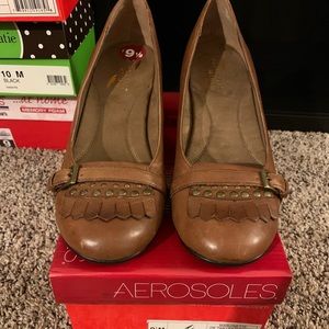 Aersoles Tan Leather heels low pumps size 9 1/2